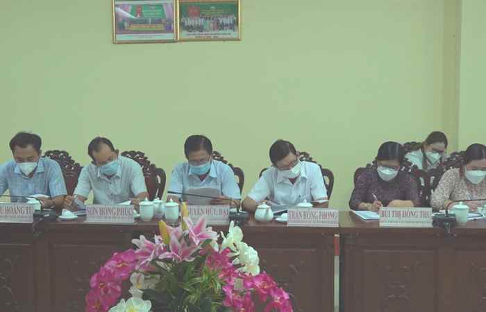 Huyện uỷ Trần Đề góp ý, thông qua quy hoạch sử dụng đất đến năm 2030
